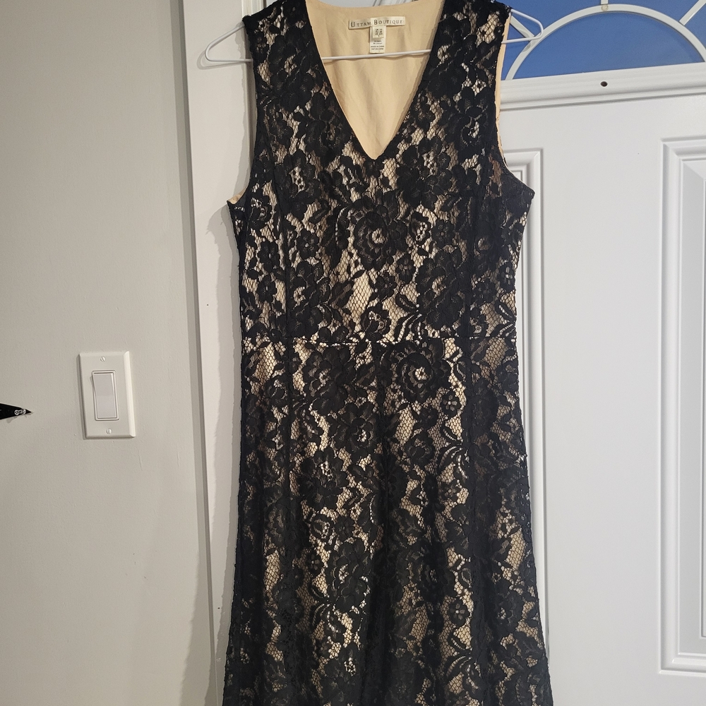 Chic Black Lace Midi Dress